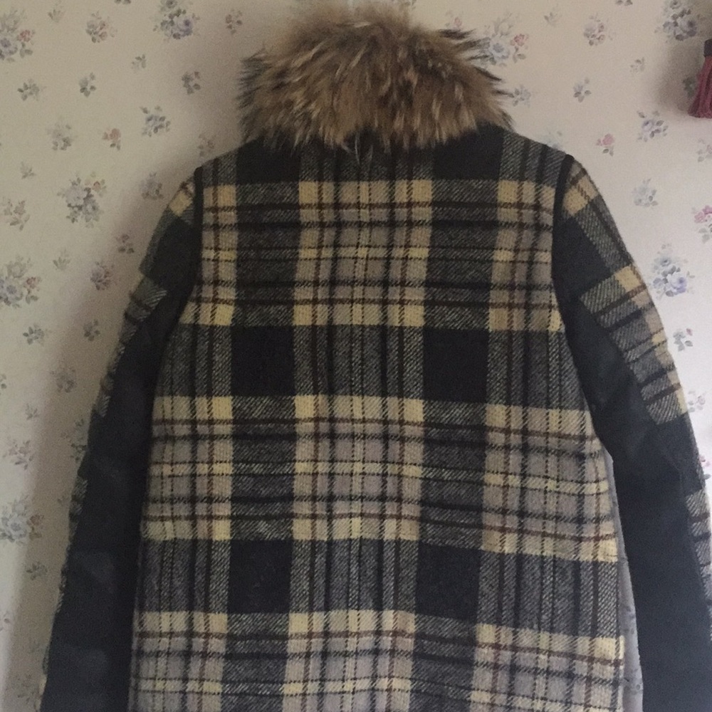 Coat - Picture 3 of 4